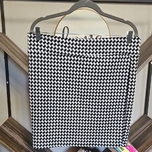 Stylish Black and White Houndstooth Skirt